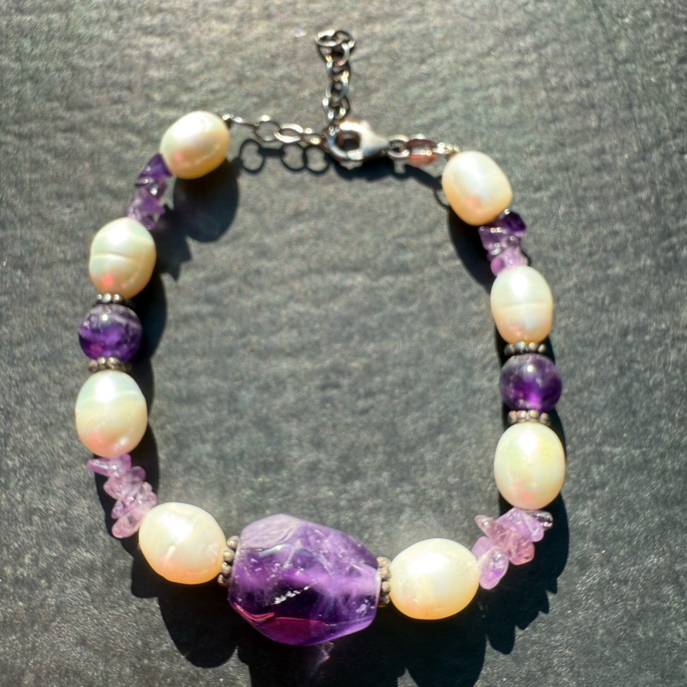 Elegant Pearl and Amethyst Bracelet